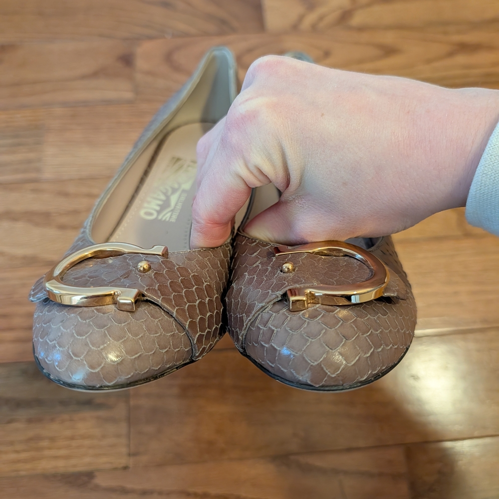 NEW Salvatore Ferragamo Pumps - Picture 3 of 5